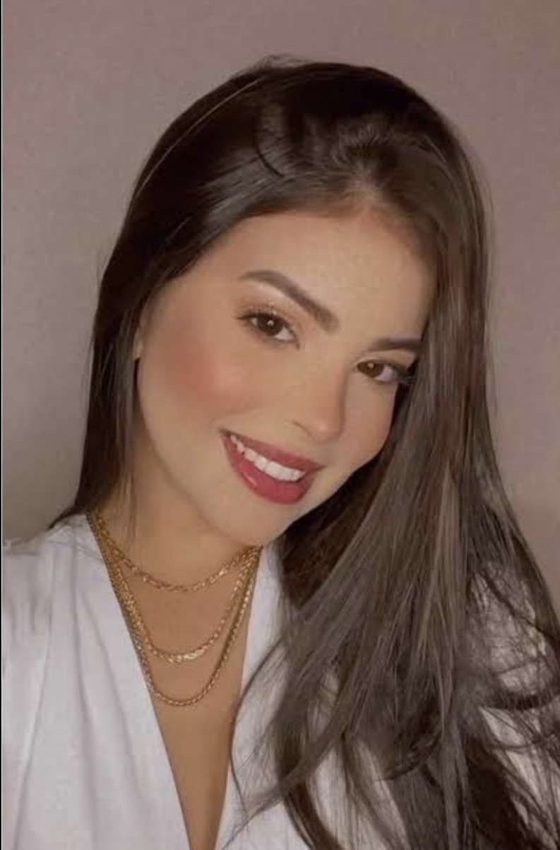 Foto de perfil de Juliana M., cliente satisfeita com o Potinho da Esperança